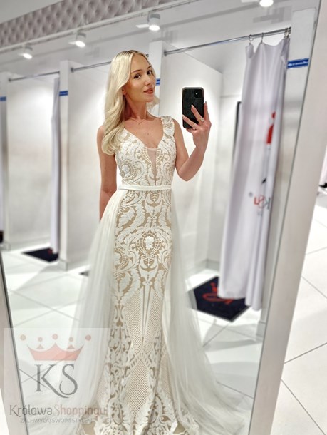 Sukienka długa rybka cekiny po boku tiul beż/biel