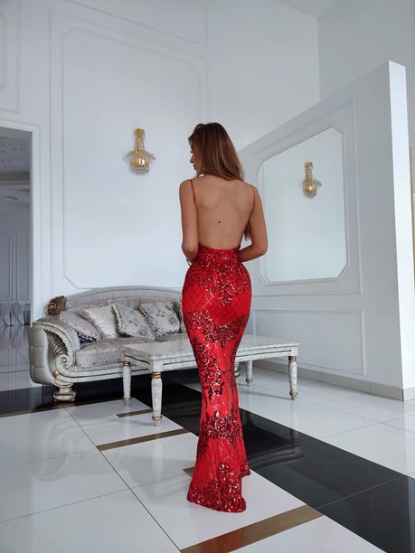 Sukienka długa ramiączka plecy cekin czerwień