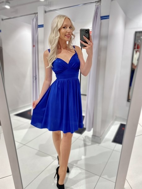 Sukienka krótka ramiączka pas połysk chaber