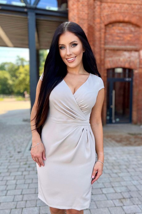 Sukienka krótka marszczenia pas beżowy