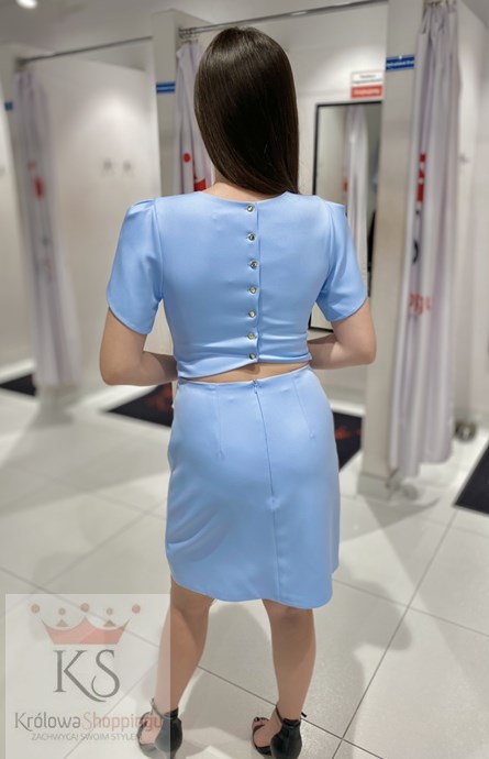 Sukienka krótka guziczki wycięcie plecy błękit
