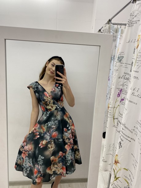 Sukienka midi dekolt zakładka kwiaty zieleń