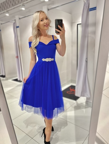 Sukienka midi opadające ramiona pasek tiul chaber