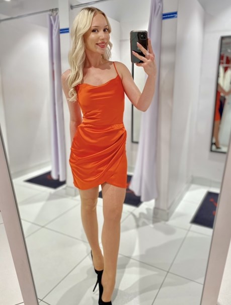 Sukienka krótka dekolt w łódkę pomarańczowy