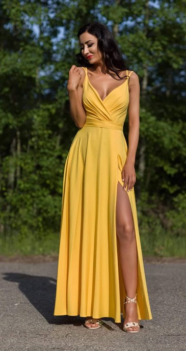 Sukienka długa na ramiączkach żółta