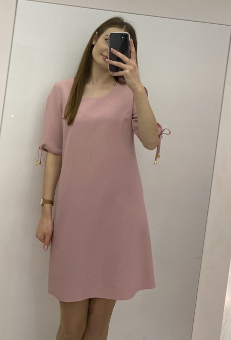 Sukienka krótka kokardki tył pudrowy róż