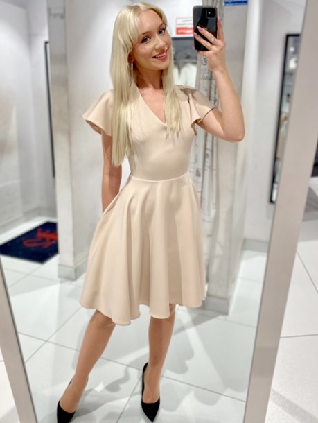 Sukienka krótka rękawek falbanka beż