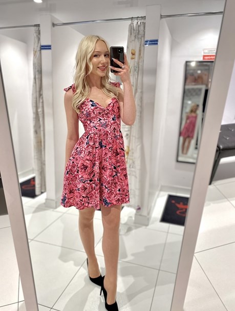 Sukienka krótka wiązane ramiączko kwiaty fuksja