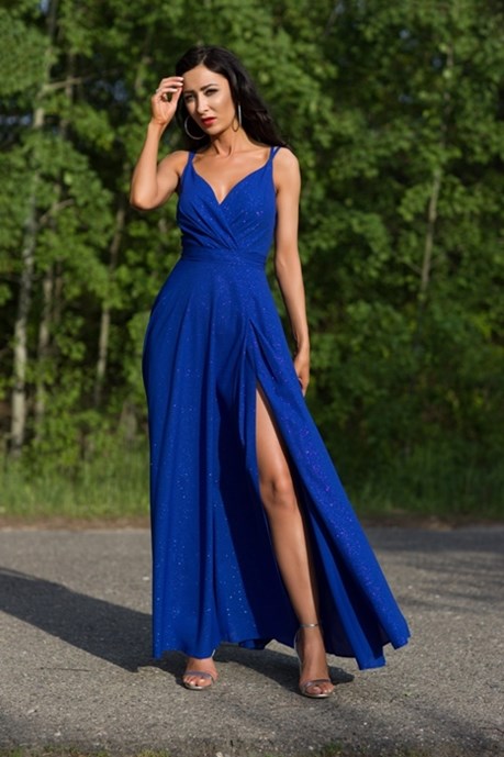 Sukienka długa na ramiączkach brokat chaber