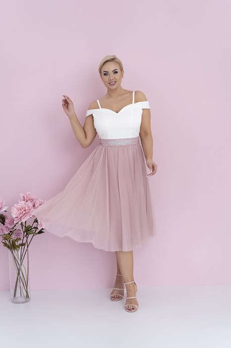 Sukienka midi opadające ramiona pasek tiul róż