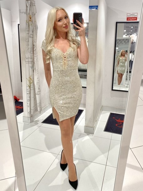 Sukienka krótka z rękawkiem zdobienie srebro