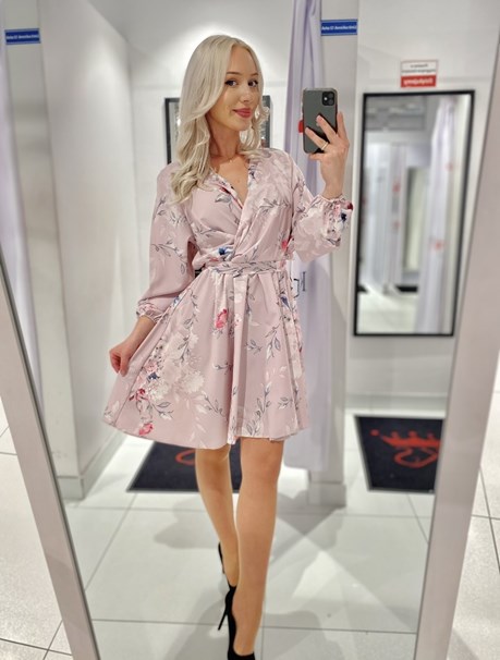 Sukienka krótka długi rękaw dekolt V kwiaty róż