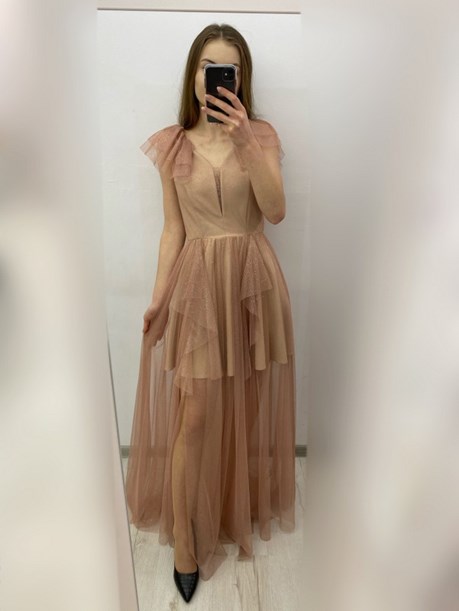 Sukienka długa tiul rękawek połysk złoto/beż