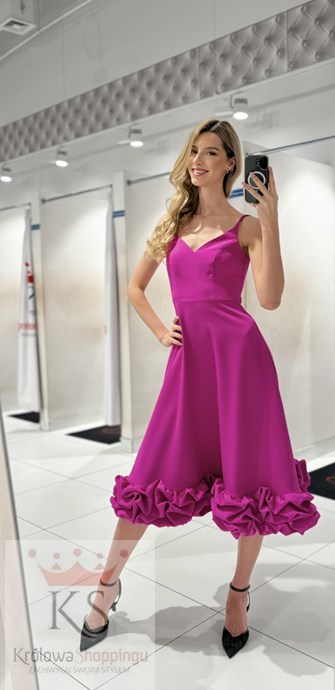 Sukienka midi ramiączka falbana fuksja