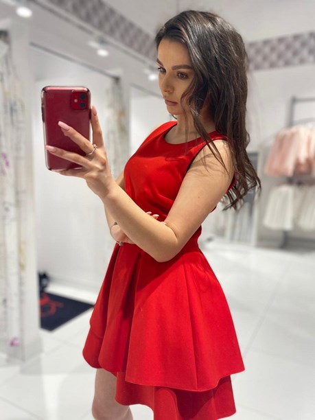 Sukienka krótka gładka falbany czerwony