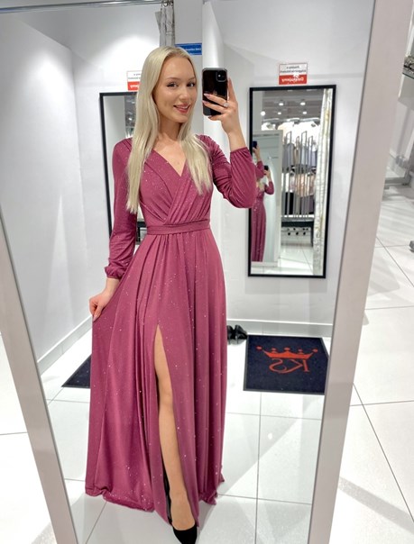 Sukienka długa brokat na długi rękaw jagoda