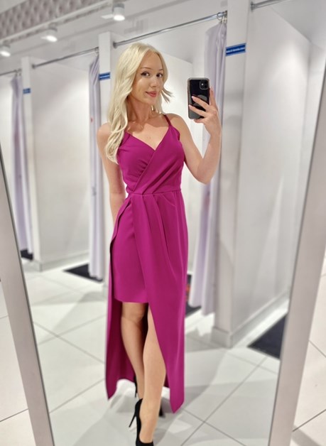 Sukienka asymetryczna ramiączka dekolt fuksja