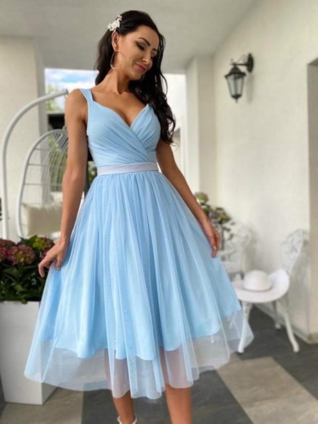 Sukienka midi tiul dekolt zakładany błękit