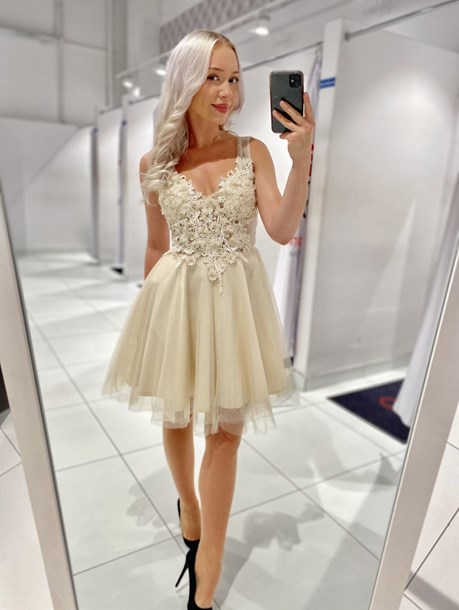 Sukienka krótka kwiatowy dekolt ecru