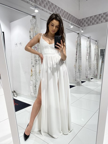 Sukienka długa prosta dwa rozcięcia biel