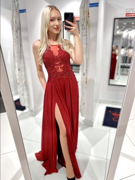 Sukienka długa odkryte plecy koronka góra bordo