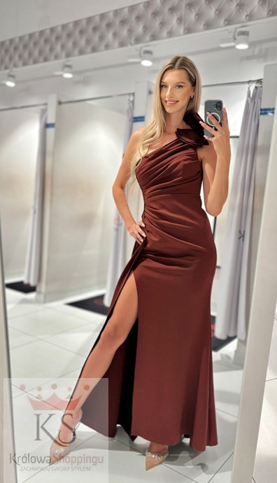 Sukienka długa asymetria ramię ozdoba czekolada