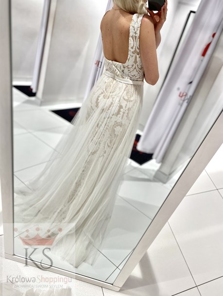 Sukienka długa rybka cekiny po boku tiul beż/biel