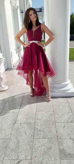 Sukienka asymetryczna ramiączka dekolt bordo