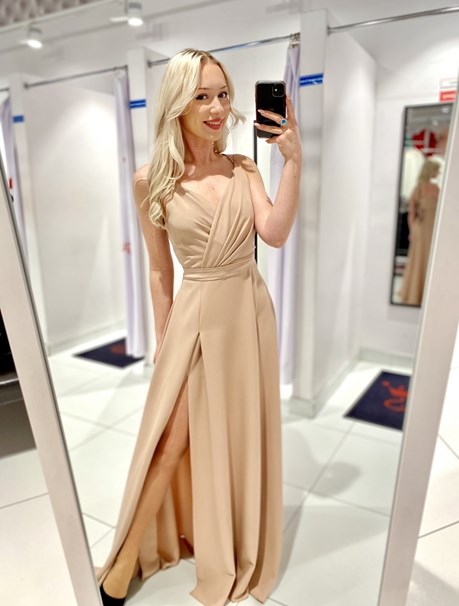 Sukienka długa na ramiączkach gładka cappuccino