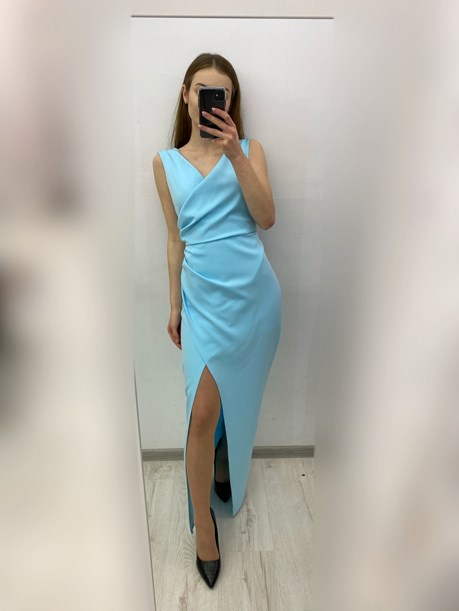 Sukienka długa  dwa ramiona zakładana błękit