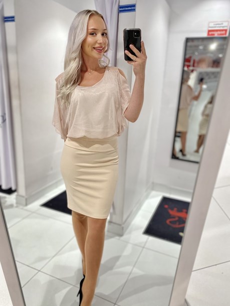 Sukienka krótka rozcięty rękawek wanilia