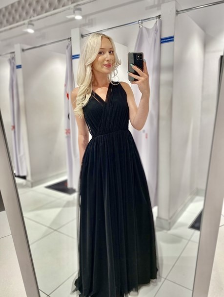 Sukienka długa tiul głęboki dekolt czarny