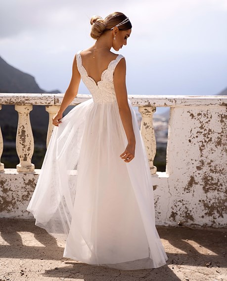 Sukienka długa tiul szerokie ramiączka biały