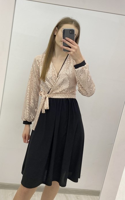 Sukienka krótka rękaw pasek klamra romby róż/złoto