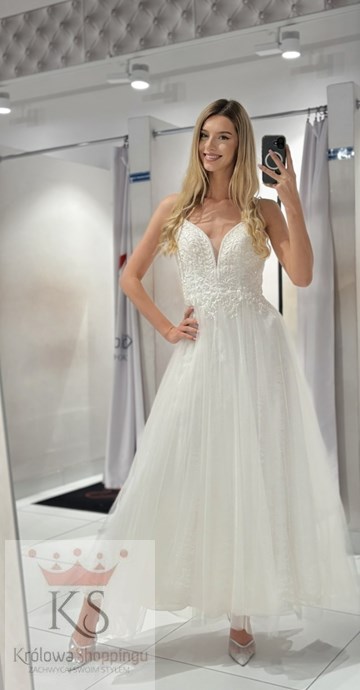 Sukienka długa ramiączka zdobienia koronka biel