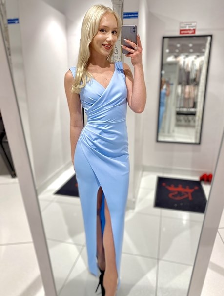 Sukienka długa dwa ramiona zakładana błękit