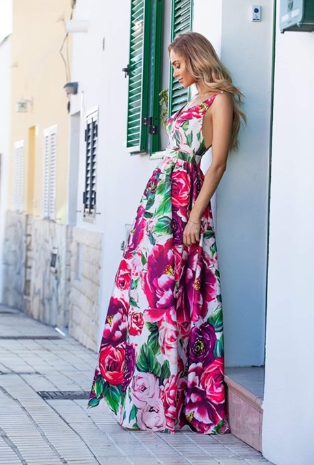 Sukienka długa odkryte plecy kwiaty bordo