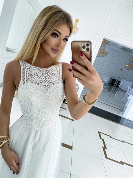 Sukienka długa koronkowa zabudowana góra biel