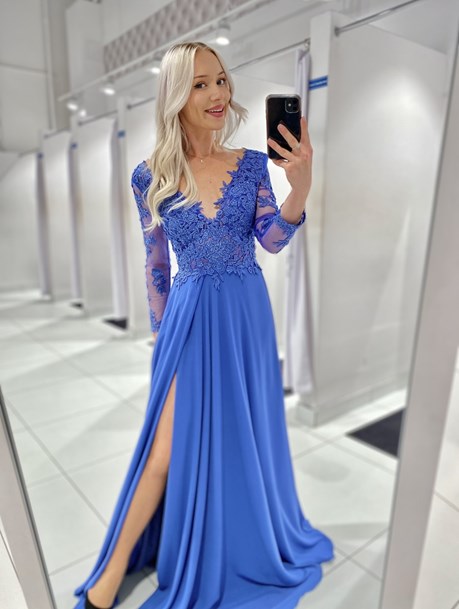 Sukienka długa rękaw zdobienie haft niebieski