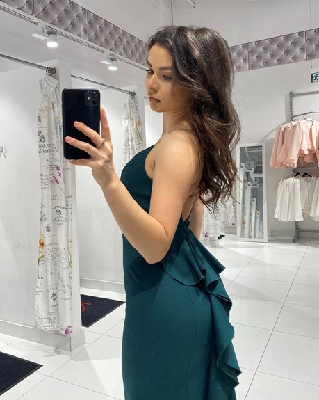 Sukienka długa dopasowana z ogonkiem zielony