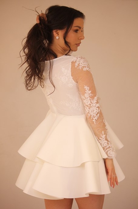 Sukienka krótka pianka rękaw biały