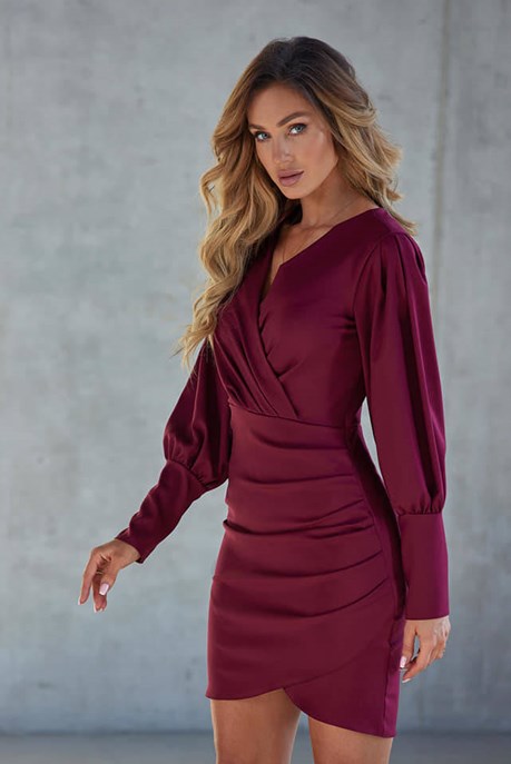 Sukienka krótka rękaw marszczenie noga bordo