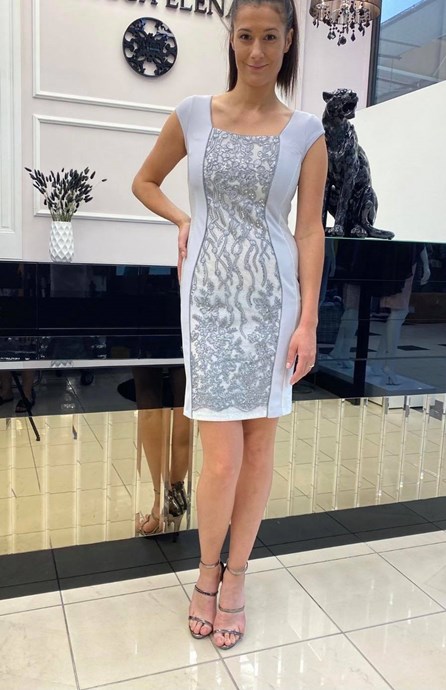 Sukienka krótka dopasowana koronka połysk srebro