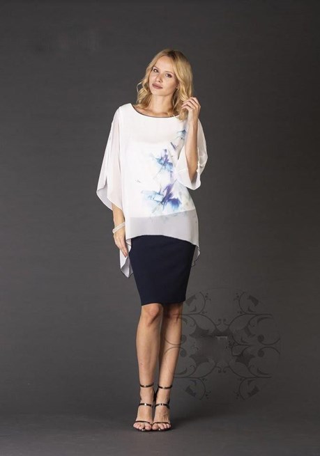 Sukienka krótka maskująca wzór kwiat biel/granat