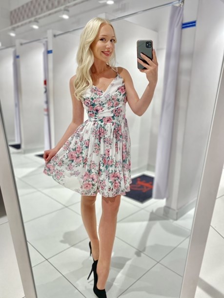 Sukienka krótka wiązane ramiączka róże