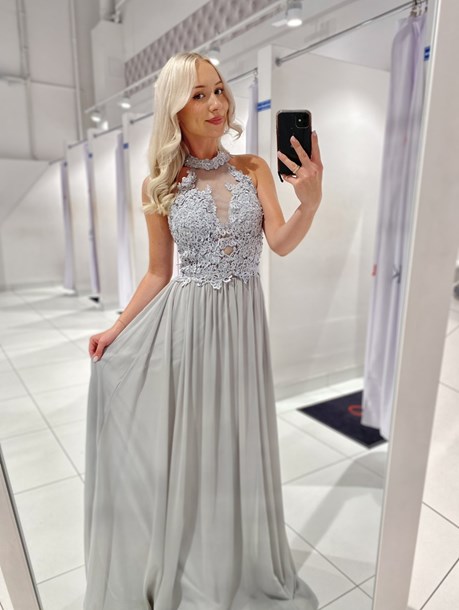 Sukienka długa zabudowana pod szyję szary