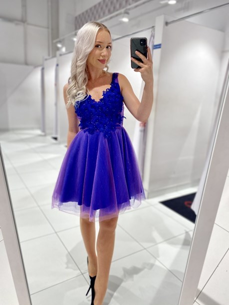 Sukienka krótka kwiatowy dekolt chaber