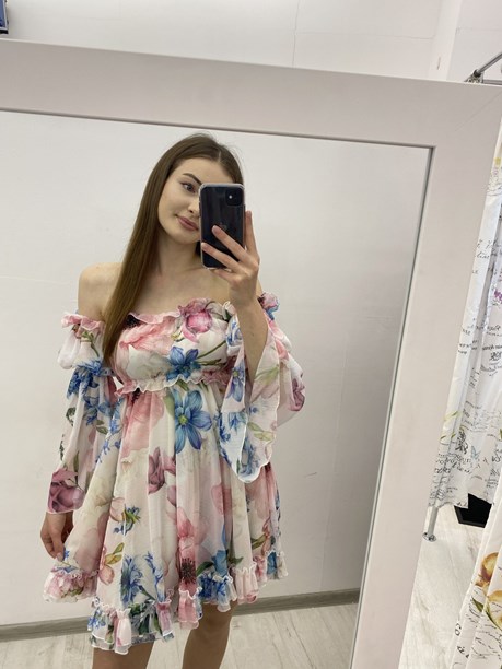 Sukienka hiszpanka kwiaty całość odcienie róż/biel