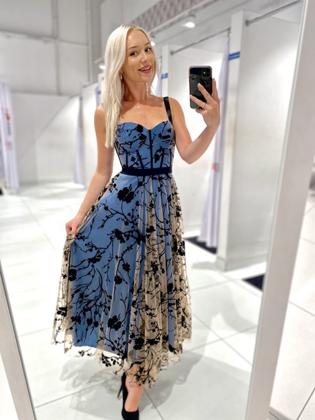 Sukienka midi ramiączka tiul wzór beż/turkus