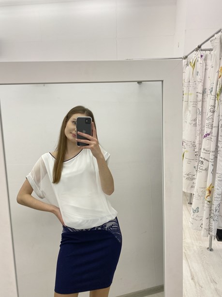 Sukienka krótka zdobienie pas biel/granat/srebro